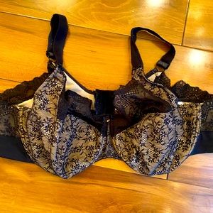 Plus size lace bra